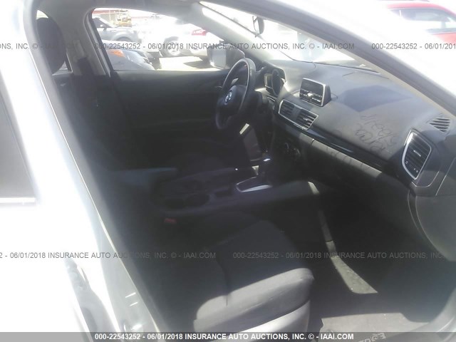 JM1BM1T77F1272916 - 2015 MAZDA 3 SV WHITE photo 5