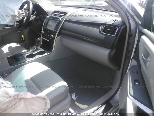 4T1BF1FK6FU904938 - 2015 TOYOTA CAMRY LE/XLE/SE/XSE SILVER photo 5