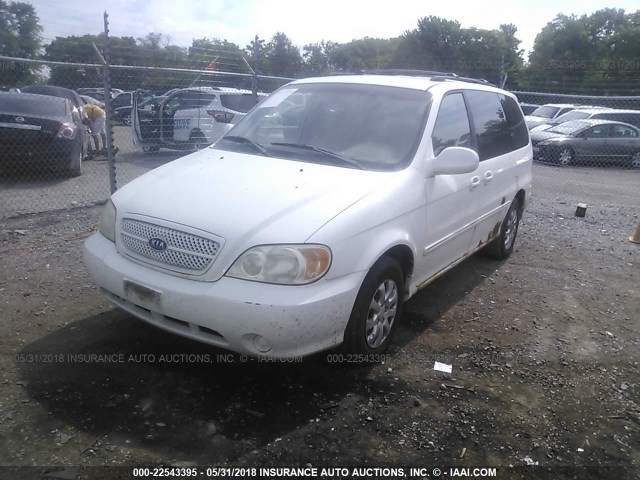 KNDUP131246589496 - 2004 KIA SEDONA EX/LX WHITE photo 2