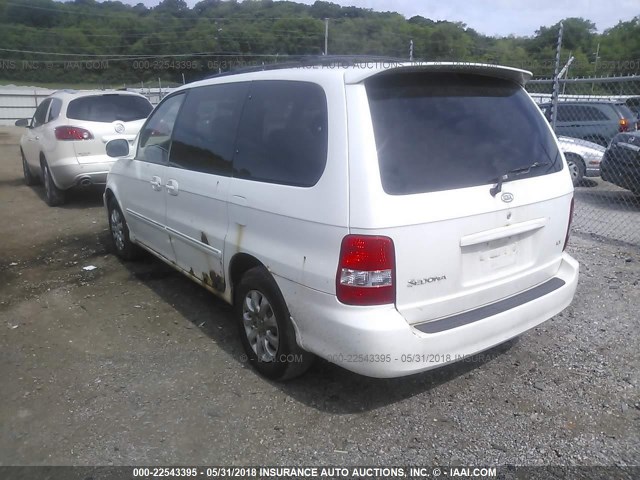 KNDUP131246589496 - 2004 KIA SEDONA EX/LX WHITE photo 3