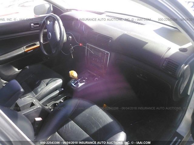 WVWRH63B53P117634 - 2003 VOLKSWAGEN PASSAT GLX 银色 照片 5