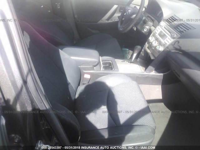 4T1BE46K89U386422 - 2009 TOYOTA CAMRY SE/LE/XLE 灰色 照片 5