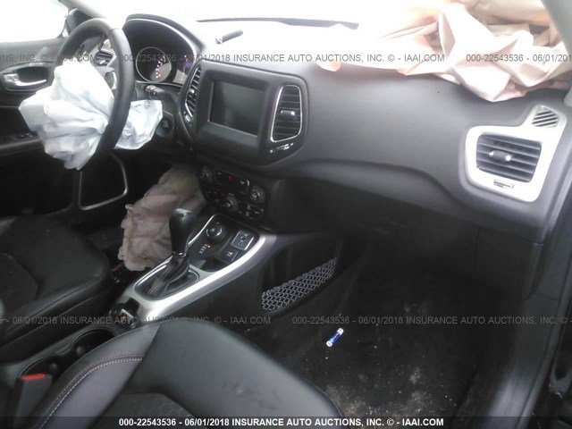 3C4NJDBB0JT177385 - 2018 JEEP COMPASS LATITUDE 黑色 照片 5