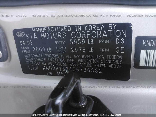 KNDUP132456736332 - 2005 KIA SEDONA EX/LX TAN photo 9