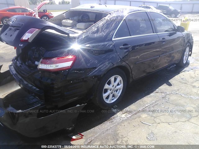 4T1BF3EK4BU157234 - 2011 TOYOTA CAMRY SE/LE/XLE BLACK photo 4