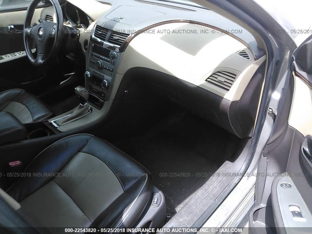 1G1ZK57768F243184 - 2008 CHEVROLET MALIBU LTZ TAN photo 5