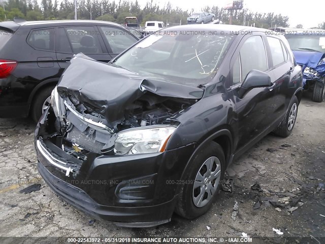 3GNCJKSBXGL235126 - 2016 CHEVROLET TRAX LS GRAY photo 2