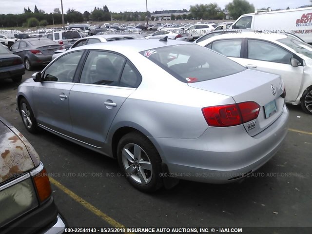 3VWLL7AJ1DM205279 - 2013 VOLKSWAGEN JETTA TDI SILVER photo 3