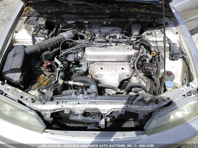 1HGCD5696TA265963 - 1996 HONDA ACCORD VALUE SILVER photo 10