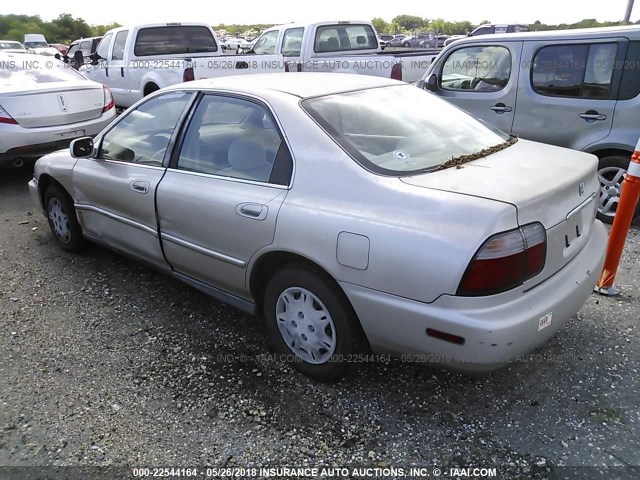 1HGCD5696TA265963 - 1996 HONDA ACCORD VALUE SILVER photo 3