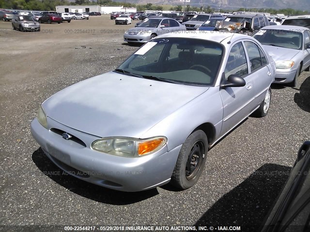 3FAFP13P6YR181417 - 2000 FORD ESCORT SILVER photo 2