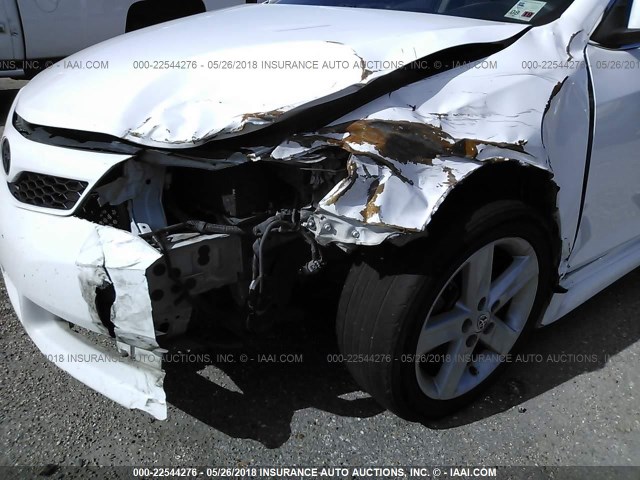 4T1BF1FKXEU329323 - 2014 TOYOTA CAMRY L/SE/LE/XLE 白色 照片 6