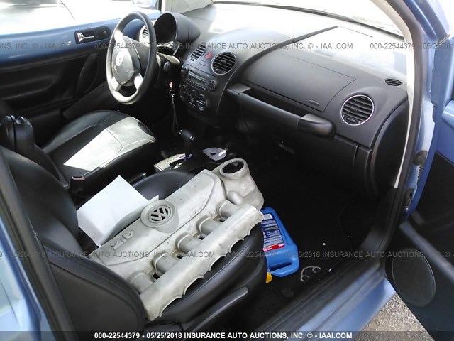 3VWPG3AG8AM002212 - 2010 VOLKSWAGEN NEW BEETLE 蓝色 照片 5