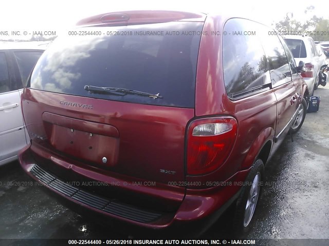 1D4GP45RX7B100259 - 2007 DODGE CARAVAN SXT RED photo 4