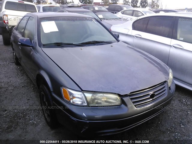 JT2BG22K9W0256749 - 1998 TOYOTA CAMRY CE/LE/XLE 灰色 照片 1