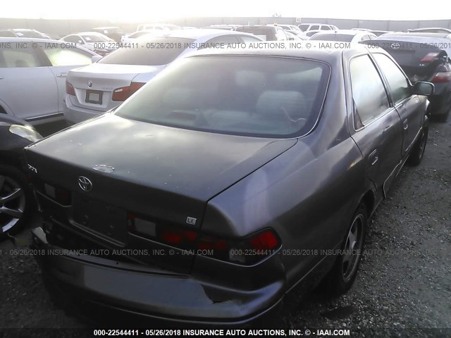 JT2BG22K9W0256749 - 1998 TOYOTA CAMRY CE/LE/XLE 灰色 照片 4
