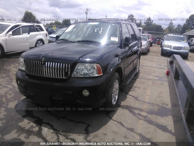 5LMFU28R44LJ29367 - 2004 LINCOLN NAVIGATOR BLACK photo 2