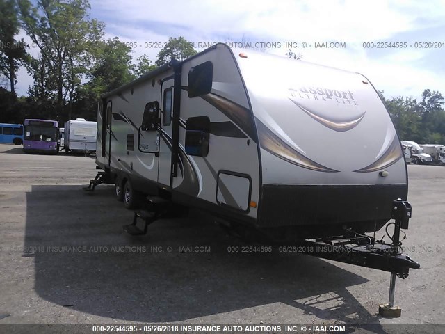 4YDT32F29FT412740 - 2015 KEYSTONE CT  WHITE photo 1