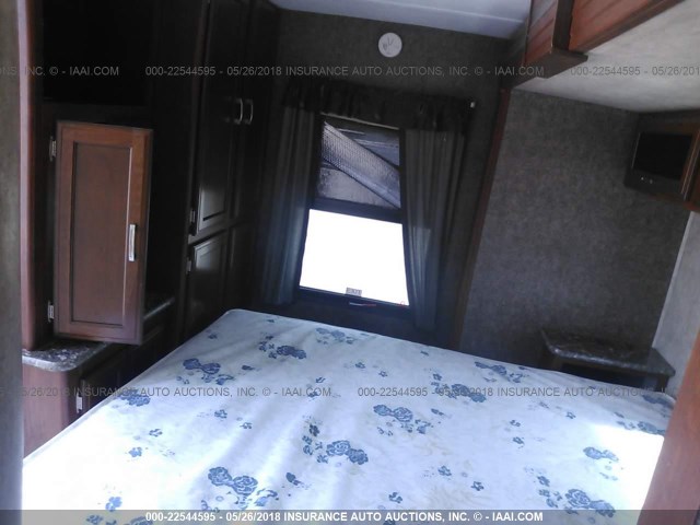 4YDT32F29FT412740 - 2015 KEYSTONE CT  WHITE photo 10