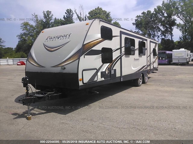 4YDT32F29FT412740 - 2015 KEYSTONE CT  WHITE photo 2