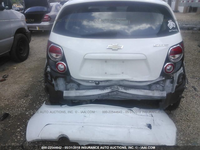 1G1JA6SH4C4145104 - 2012 CHEVROLET SONIC LS WHITE photo 6