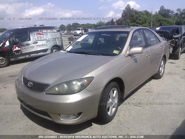 4T1BE32K25U023964 - 2005 TOYOTA CAMRY LE/XLE/SE ოქროსფერი ფოტო 2