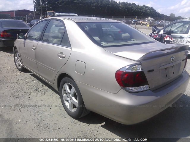 4T1BE32K25U023964 - 2005 TOYOTA CAMRY LE/XLE/SE ოქროსფერი ფოტო 3