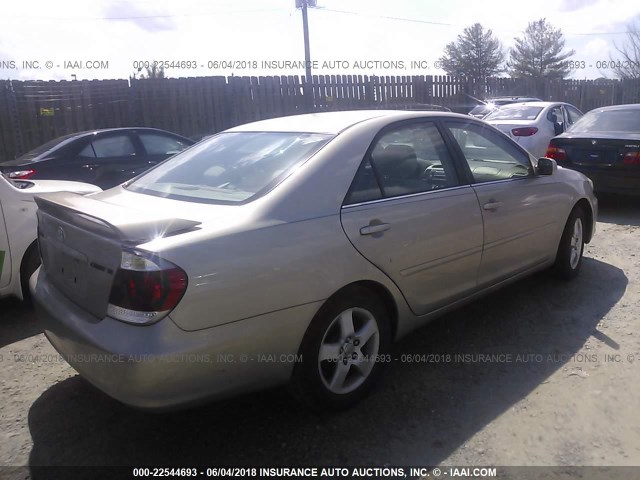 4T1BE32K25U023964 - 2005 TOYOTA CAMRY LE/XLE/SE ოქროსფერი ფოტო 4