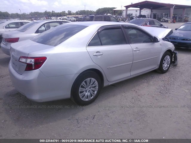 4T4BF1FK0CR187437 - 2012 TOYOTA CAMRY SE/LE/XLE ვერცხლისფერი ფოტო 4