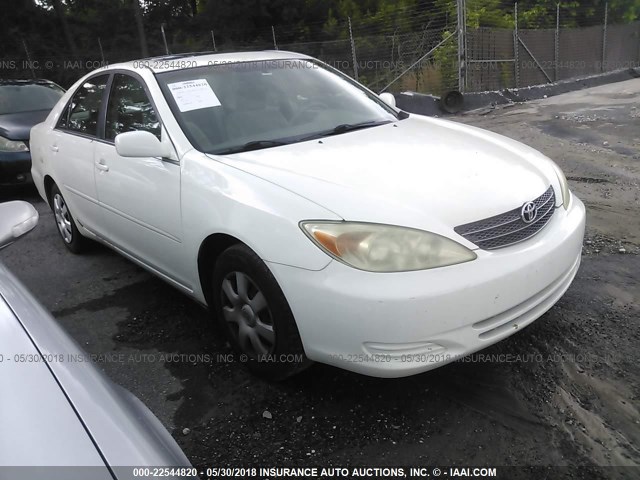 4T1BE32K52U501032 - 2002 TOYOTA CAMRY LE/XLE/SE თეთრი ფოტო 1