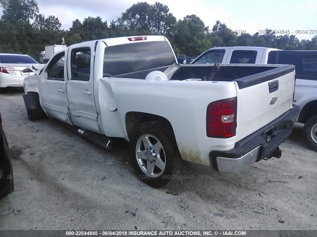 1GC1KYC88BF130607 - 2011 CHEVROLET SILVERADO K2500 HEAVY DUTY LTZ WHITE photo 3