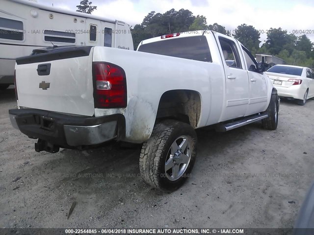 1GC1KYC88BF130607 - 2011 CHEVROLET SILVERADO K2500 HEAVY DUTY LTZ WHITE photo 4