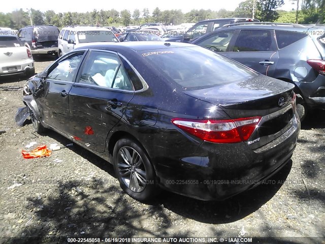 4T1BF1FK2GU257729 - 2016 TOYOTA CAMRY LE/XLE/SE/XSE BLACK photo 3