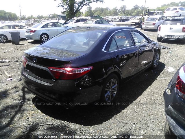4T1BF1FK2GU257729 - 2016 TOYOTA CAMRY LE/XLE/SE/XSE BLACK photo 4