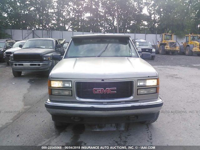 2GTEK19R7W1548016 - 1998 GMC SIERRA K1500 SILVER photo 6