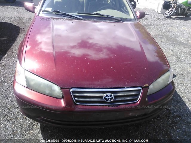 4T1BG22K01U089279 - 2001 TOYOTA CAMRY CE/LE/XLE 栗色 照片 6