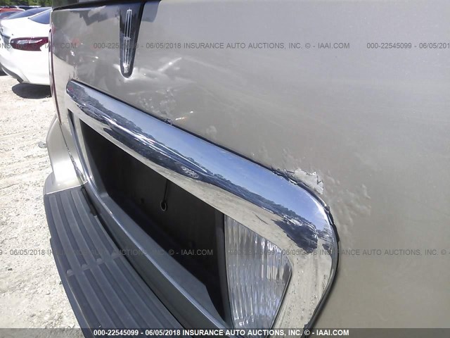 5LMFU28536LJ27643 - 2006 LINCOLN NAVIGATOR 金色 照片 6