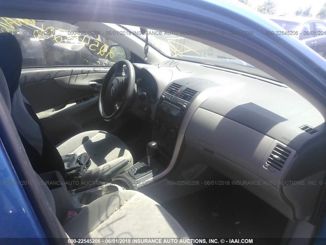 JTDBL40E299039197 - 2009 TOYOTA COROLLA LE/XLE BLUE photo 5