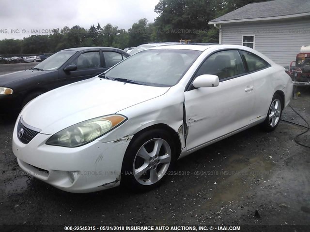 4T1CA30P64U012432 - 2004 TOYOTA CAMRY SOLARA SE/SLE WHITE photo 2