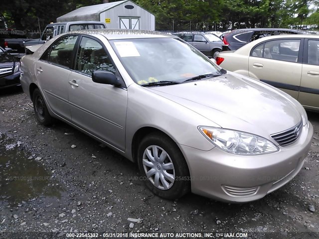 4T1BE30K05U994500 - 2005 TOYOTA CAMRY LE/XLE/SE ბეჟი ფოტო 1