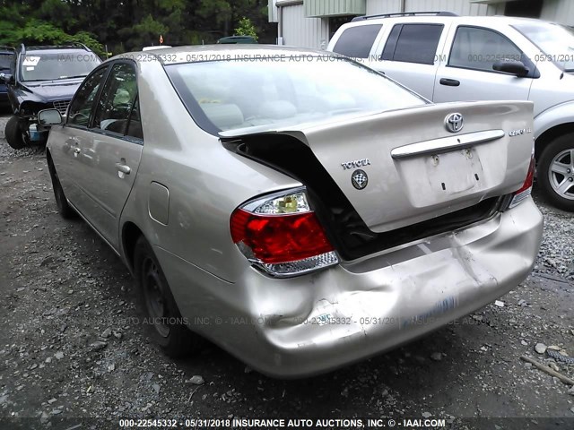 4T1BE30K05U994500 - 2005 TOYOTA CAMRY LE/XLE/SE ბეჟი ფოტო 3