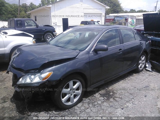 4T1BK46K38U070157 - 2008 TOYOTA CAMRY LE/XLE/SE ნაცრისფერი ფოტო 2