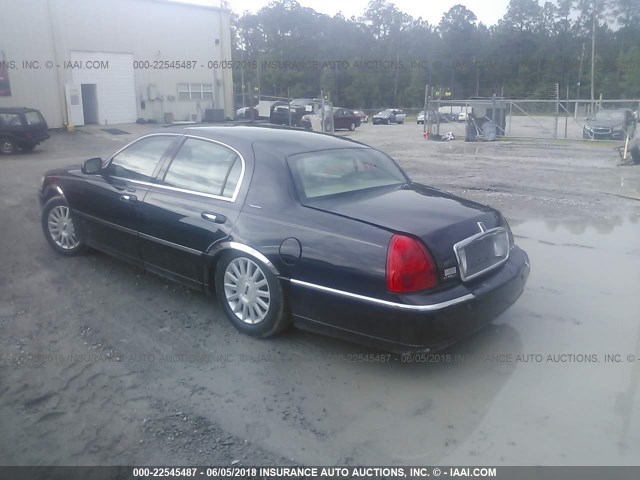 1LNHM82W63Y612728 - 2003 LINCOLN TOWN CAR SIGNATURE BLACK photo 3