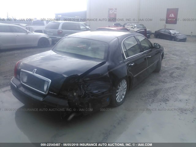 1LNHM82W63Y612728 - 2003 LINCOLN TOWN CAR SIGNATURE BLACK photo 4