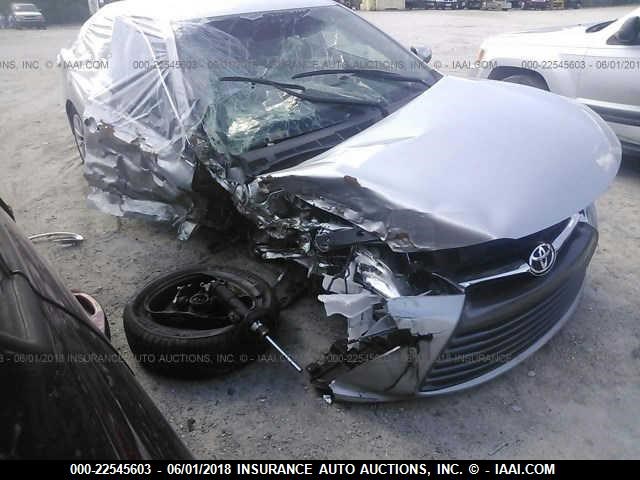 4T1BF1FK6HU316606 - 2017 TOYOTA CAMRY LE/XLE/SE/XSE 银色 照片 1