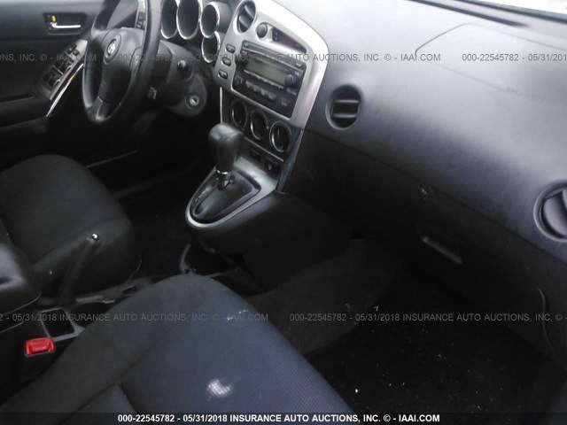 2T1LR32E26C561750 - 2006 TOYOTA COROLLA MATRIX XR SILVER photo 5
