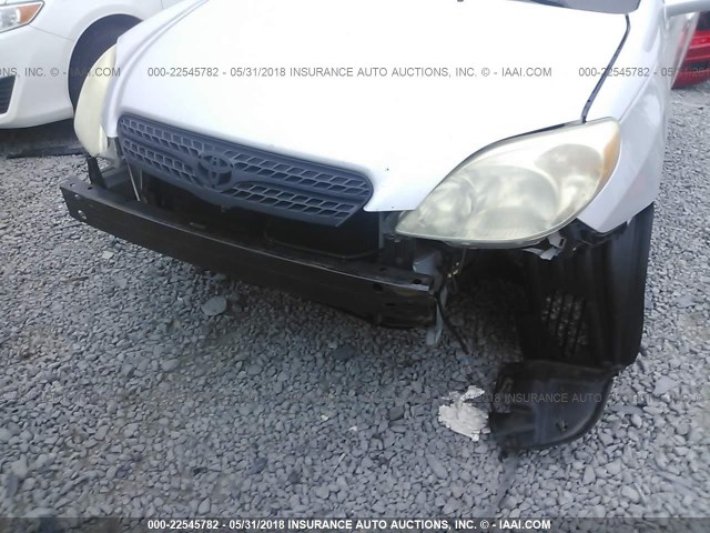 2T1LR32E26C561750 - 2006 TOYOTA COROLLA MATRIX XR SILVER photo 6