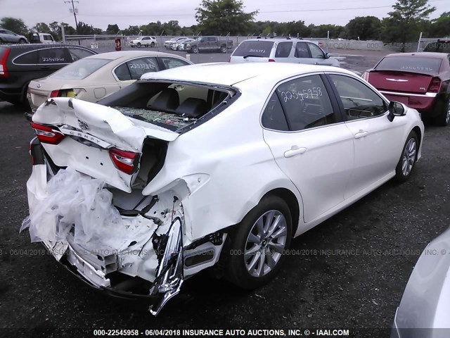 JTNB11HK1J3005866 - 2018 TOYOTA CAMRY L/LE/XLE/SE/XSE WHITE photo 4