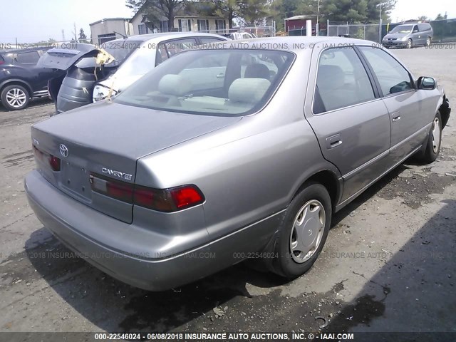 4T1BG22K6XU499450 - 1999 TOYOTA CAMRY CE/LE/XLE GOLD photo 4
