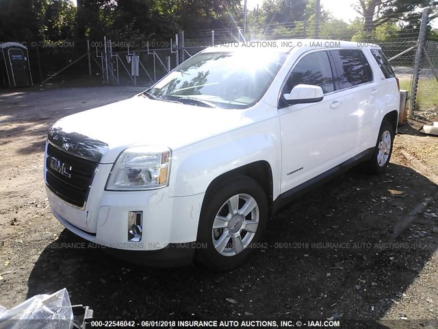 2CTALBEW6A6293355 - 2010 GMC TERRAIN SLE WHITE photo 2